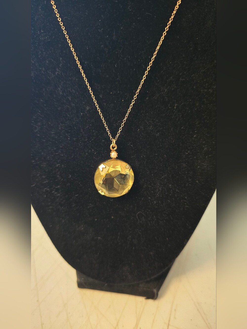 Vintage Yellow Faux Gem Gold Tone Costume Jewelry Necklace 15"